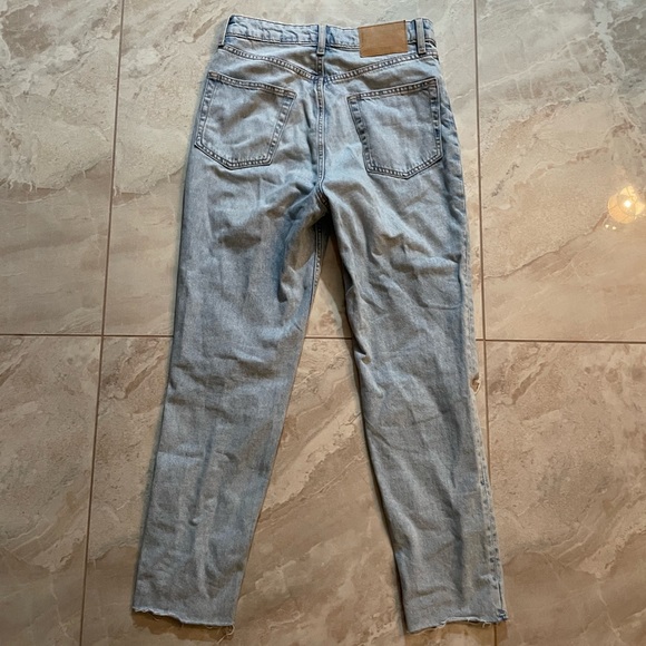 H&M size 4 Pale Jeans with holes - Picture 3 of 4